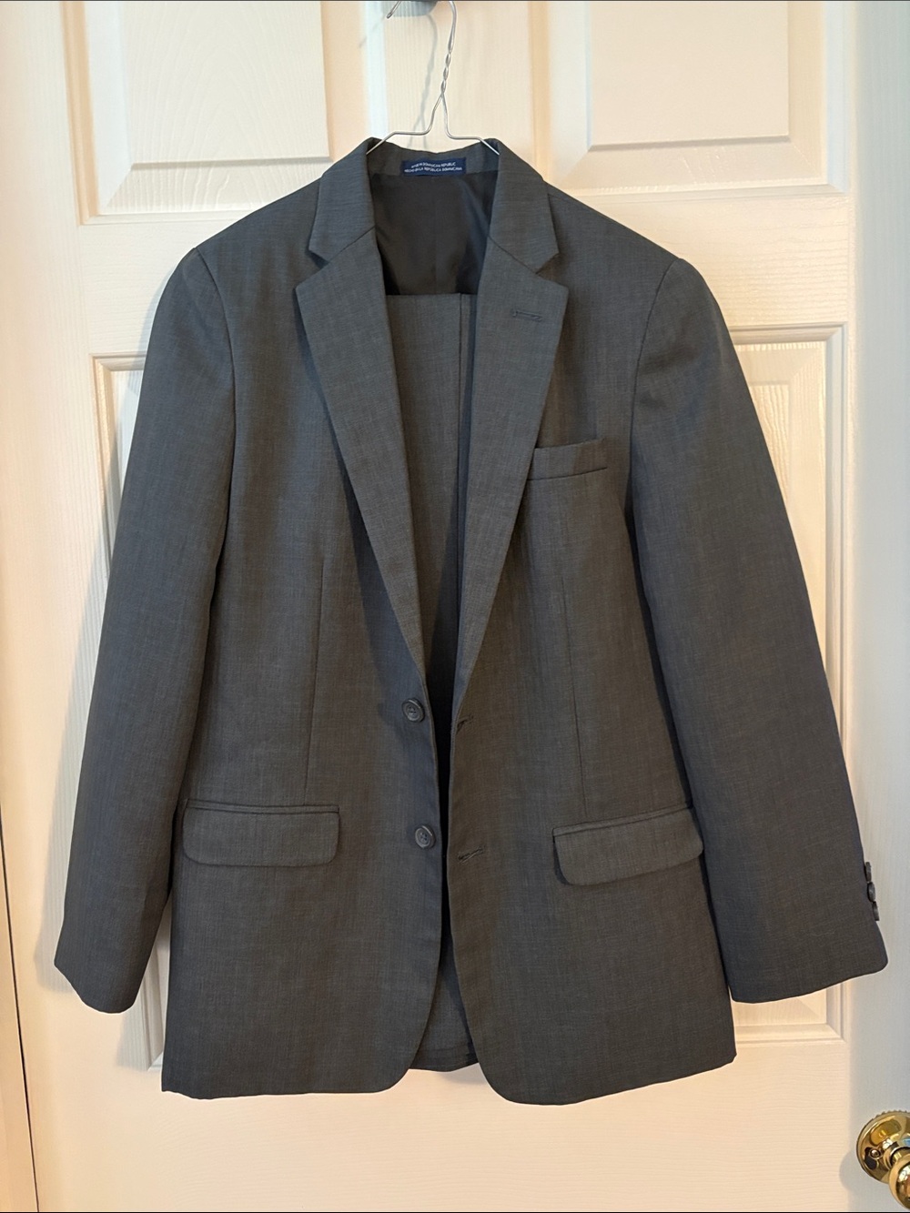 Izod Boys Sz 16 Charcoal Gray Two-Button Suit Jacket Pants & Shirt
